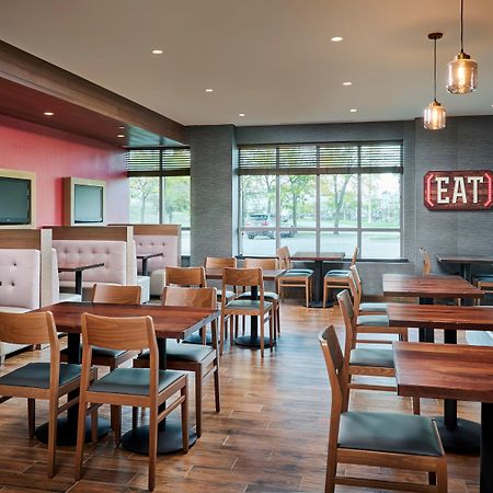 Holiday Inn & Suites Oakville At Bronte By Ihg Bagian luar foto